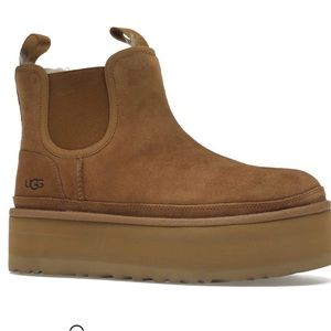 Chelsea Platform Uggs size 8 tan